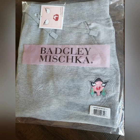 Badgley Mischka Plus Size's Terry Jogger in Blush, Gray, and Black - Picture 4 of 6